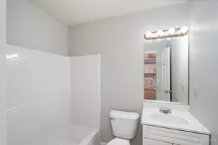 5440 Asbury Lake Dr, Green Township, OH 45247 - Photo 14