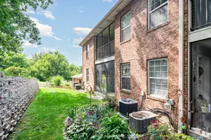 5440 Asbury Lake Dr, Green Township, OH 45247 - Photo 28