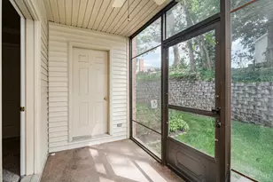 5440 Asbury Lake Dr, Green Township, OH 45247 - Photo 26