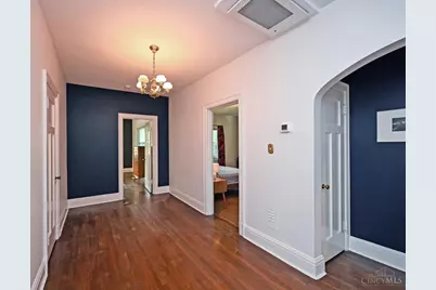 690 Clinton Springs Avenue, Cincinnati, OH 45229 - Photo 32