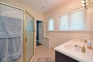 690 Clinton Springs Ave, Cincinnati, OH 45229 - Photo 38