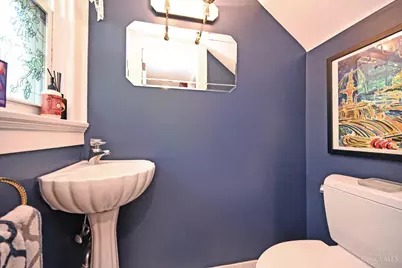 690 Clinton Springs Avenue, Cincinnati, OH 45229 - Photo 28