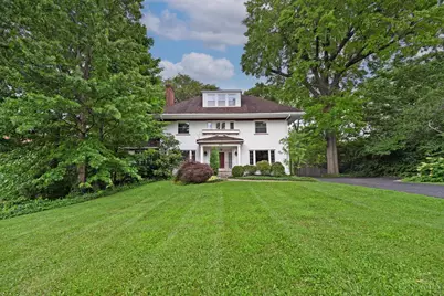 690 Clinton Springs Avenue, Cincinnati, OH 45229 - Photo 2