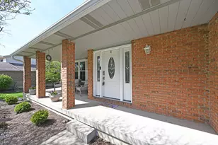 7426 Sussex Dr, West Chester, OH 45069 - Photo 4