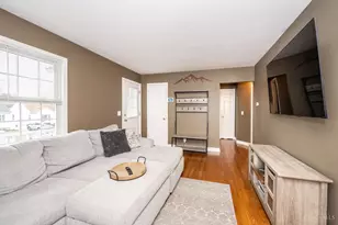 6848 Somerset Dr, Springfield Township, OH 45224 - Photo 6