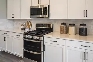 10014 Washington Gln Dr, Washington Twp, OH 45458 - Photo 8