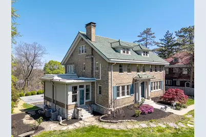 718 Clinton Springs Avenue, Cincinnati, OH 45229 - Photo 6