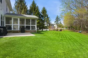 8080 Kings Ct, Hamilton Township, OH 45039 - Photo 2