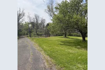 8305 Miami Road, Sycamore Township, OH 45243 - Photo 4