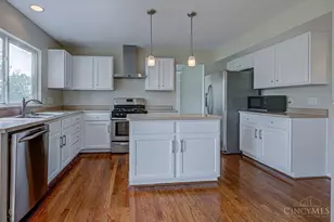 8796 Carey Woods Ln, West Chester, OH 45069 - Photo 14