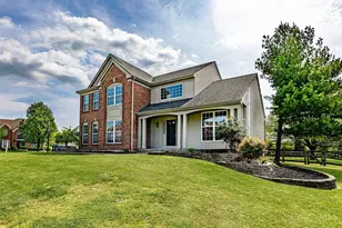 8796 Carey Woods Ln, West Chester, OH 45069 - Photo 4