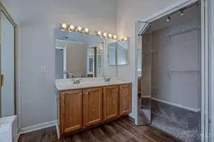 8796 Carey Woods Ln, West Chester, OH 45069 - Photo 28