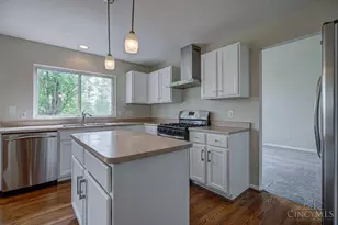8796 Carey Woods Ln, West Chester, OH 45069 - Photo 16