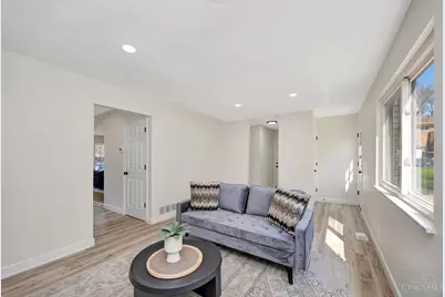 1073 Peachtree Court, Cincinnati, OH 45231 - Photo 22