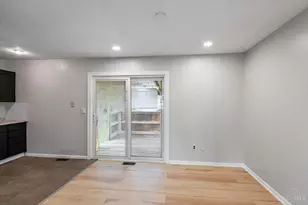 9925 Grasscreek Ct, Cincinnati, OH 45231 - Photo 10