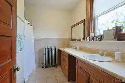 448 Riddle Road, Cincinnati, OH 45220 - Photo 32