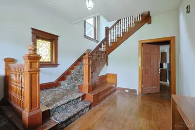 448 Riddle Road, Cincinnati, OH 45220 - Photo 6