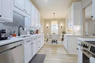 8021 Pinnacle Point Dr, West Chester, OH 45069 - Photo 10