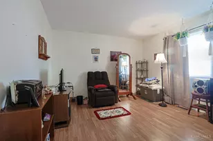 9551 Trafalgar Ct, Colerain Township, OH 45251 - Photo 8
