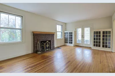 115 E Mills Avenue, Wyoming, OH 45215 - Photo 6