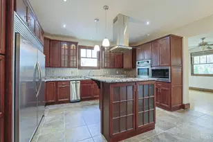 115 E Mills Ave, Wyoming, OH 45215 - Photo 18