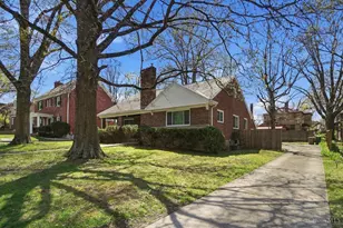 2753 Werkastle Ln, Cincinnati, OH 45211 - Photo 2