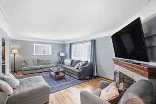 2753 Werkastle Ln, Cincinnati, OH 45211 - Photo 6