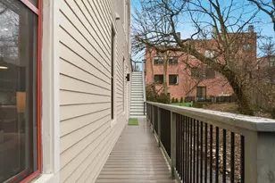 989 Parkside Pl, Cincinnati, OH 45202 - Photo 2