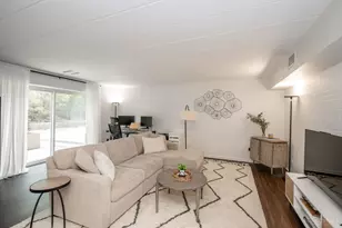880 Rue De La Paix, Cincinnati, OH 45220 - Photo 10