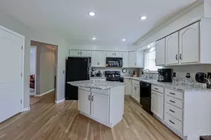 7754 Cove View Dr, Deerfield Township, OH 45040 - Photo 18