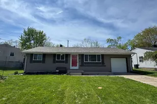 221 Chamberlin Dr, Hamilton, OH 45013 - Photo 2