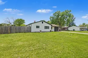 870 Marty Lee Ln, Carlisle, OH 45005 - Photo 2