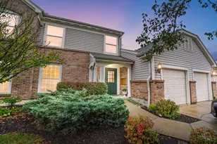 720 Castlegate Ln, Springfield Township, OH 45231 - Photo 2