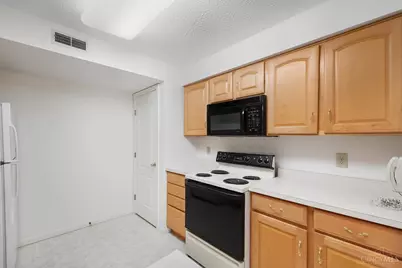 720 Castlegate Lane #203, Springfield Township, OH 45231 - Photo 18