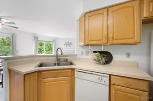 720 Castlegate Ln, Springfield Township, OH 45231 - Photo 20