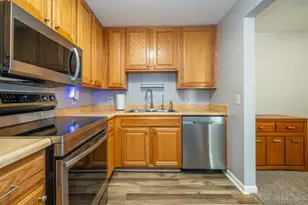 2277 Crew Cir, West Carrollton, OH 45439 - Photo 8