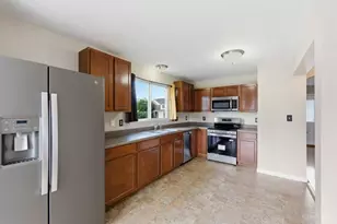 547 Woodbine Ct, Hamilton Township, OH 45039 - Photo 8