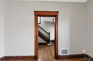2525 Homestead Pl, Cincinnati, OH 45211 - Photo 6