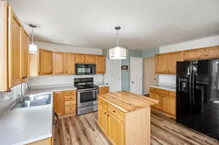 6062 Weber Oaks Dr, Miami Township, OH 45140 - Photo 4