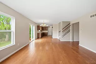 2073 Miles Woods Dr, Springfield Township, OH 45231 - Photo 12