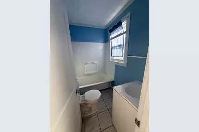 2438 Duck Creek Road, Cincinnati, OH 45212 - Photo 8