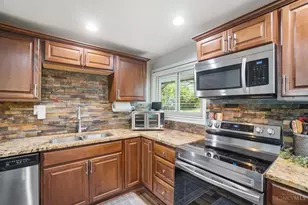 9226 Stephanie St, Centerville, OH 45458 - Photo 12
