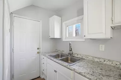 6271 Betts Avenue, Cincinnati, OH 45224 - Photo 8