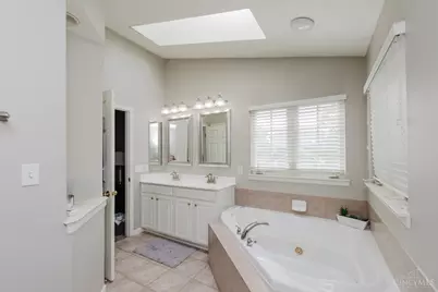 9656 Olde  Georgetown Way, Centerville, OH 45458 - Photo 26