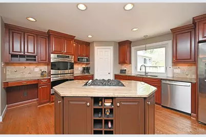 6866 Kenwood Road, Madeira, OH 45243 - Photo 2