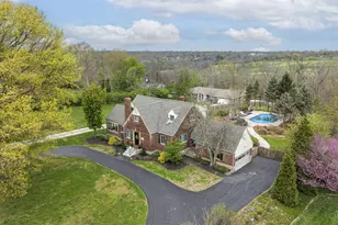 6014 Cherokee Dr, Madeira, OH 45243 - Photo 2