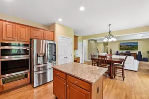 325 Eastbury Dr, Loveland, OH 45140 - Photo 12