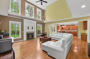 325 Eastbury Dr, Loveland, OH 45140 - Photo 4