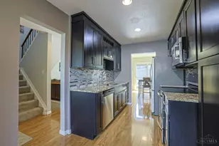 9864 Timbers Dr, Blue Ash, OH 45242 - Photo 6