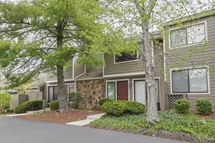 9864 Timbers Dr, Blue Ash, OH 45242 - Photo 2